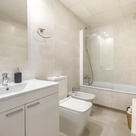 Apartment Spacious Clean & Colorful Quiet Zone Valencia