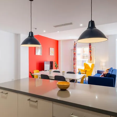Apartment Spacious Clean & Colorful Quiet Zone *